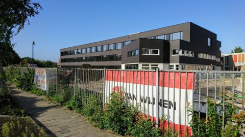 Nieuwbouw_oosterbouwt_buiten de hekken