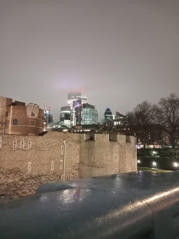 Dag2_London_by_Night_Tower_Hill_1