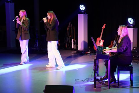 2ED951DF-99DB-4E79-BDC9-C87CCCECE83E_1_201_a