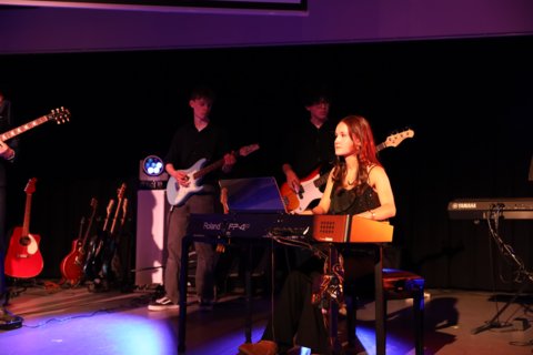 5F52F46E-547D-4180-8D5A-7FA1A03E1BF1