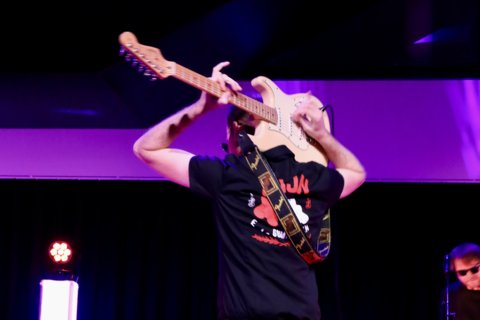 6CE8606F-4516-4220-9A2A-F3B31D4D2BCF_1_201_a