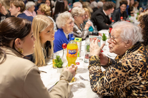 BNDeStem_kerstdiner-voor-ouderen-1