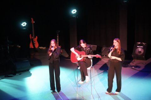 22-057DF864-10DA-4458-8456-C17F4B7B4F9F