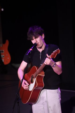 24-64F3AA24-1BC8-43AE-A255-E8EBC5168B0C