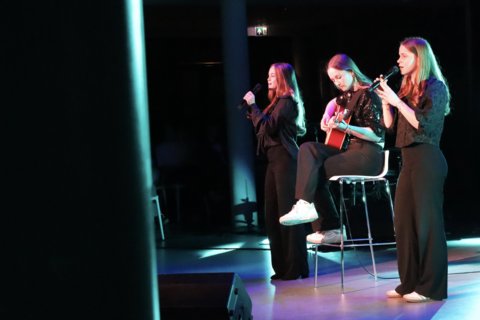 33-44C659A6-5E50-4684-8902-140ACBE380C0_1_201_a