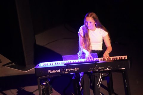 34-A73850D9-454B-4C46-B9D4-2384D0D461BA_1_201_a