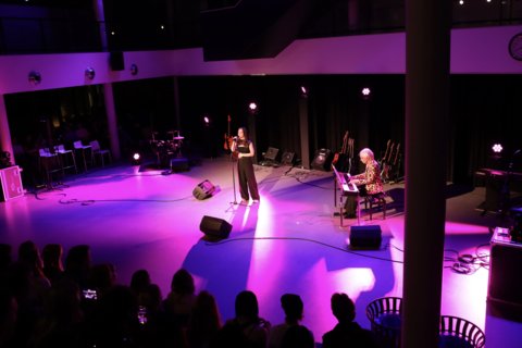 42-C250C9AD-1F8A-4F4C-84AF-5ADE61D7BE49_1_201_a