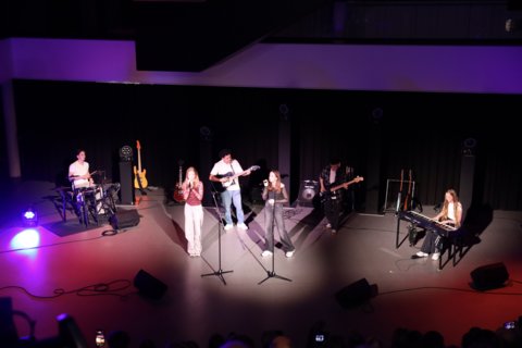 54-7DDA4EF2-1A17-4F1C-AEE9-38B912FC154B