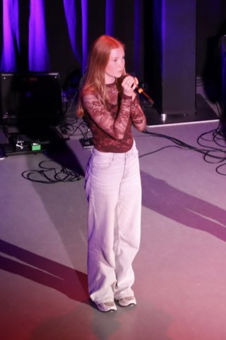 60-9E7C6945-76D5-4050-9574-CE4BA045F9D9_1_201_a