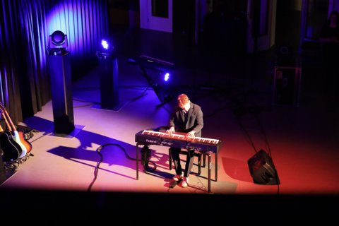 104-C52C5320-7C5E-4521-A9DC-44A10A242696