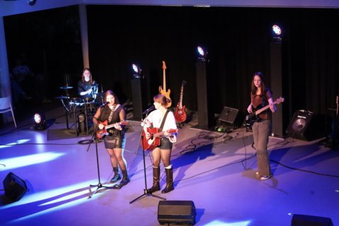 106-2EE470CA-625F-46B9-BC1E-88AF9A9891C1